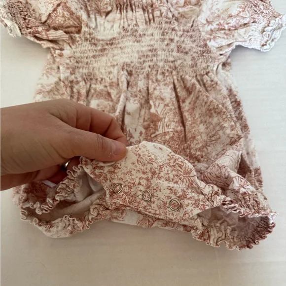 Nothing Fits But Hana Onesie Smocked Linen/Cotton 12-24 Month Puff  in Lyon - Picture 2 of 9